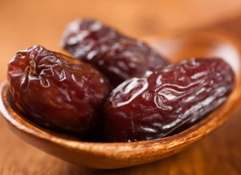 تصویر 3 از خرمای پیارم درجه ۱ محصول درجه‌ یک مناطق گرمسیری